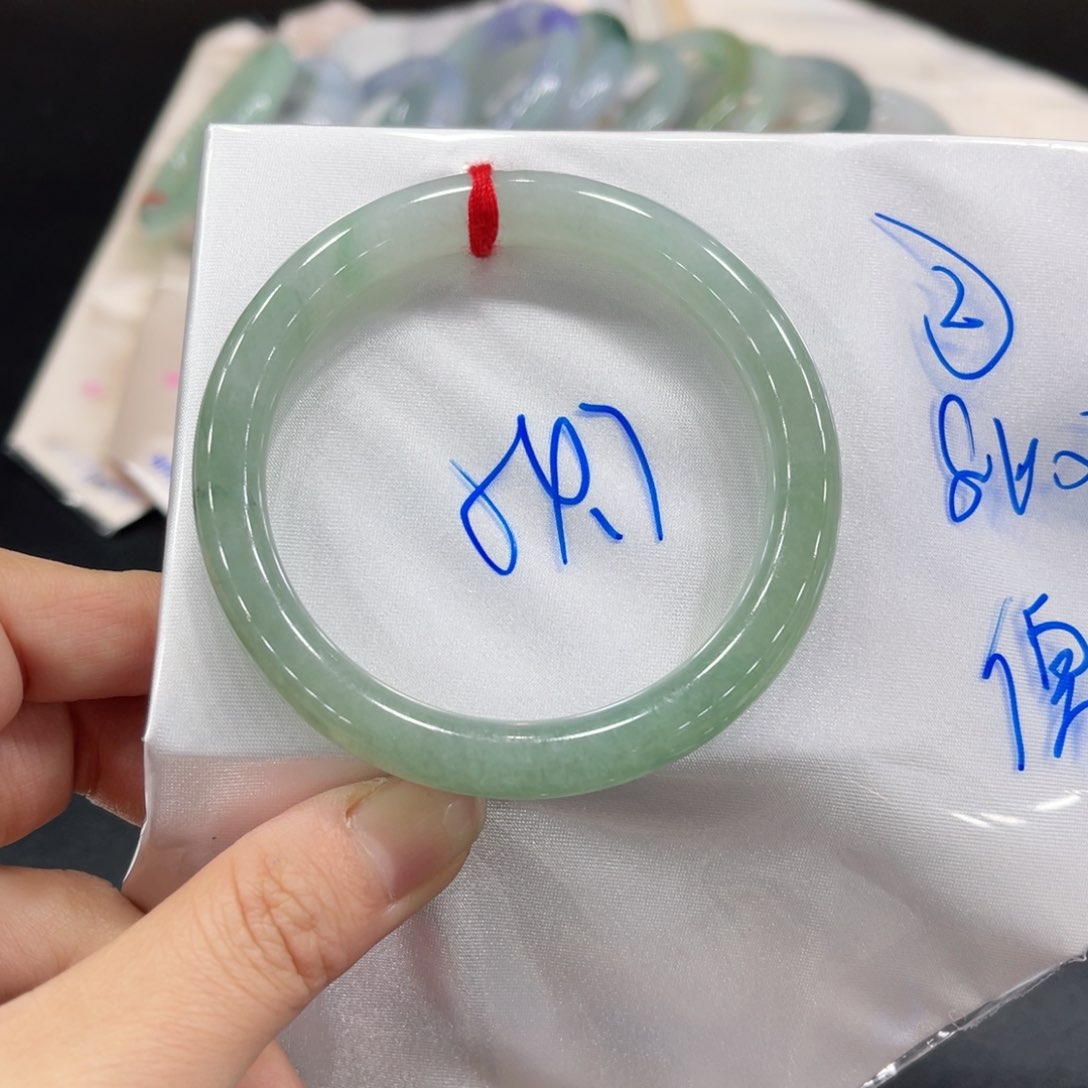 翡翠未镶嵌手镯翡翠