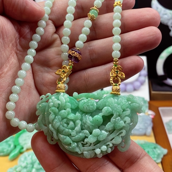 翡翠颈饰未镶嵌翡翠吊坠挂件