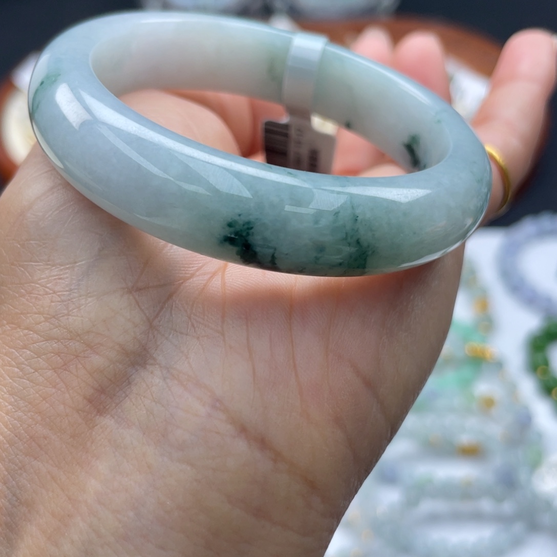 翡翠未镶嵌手镯飘花