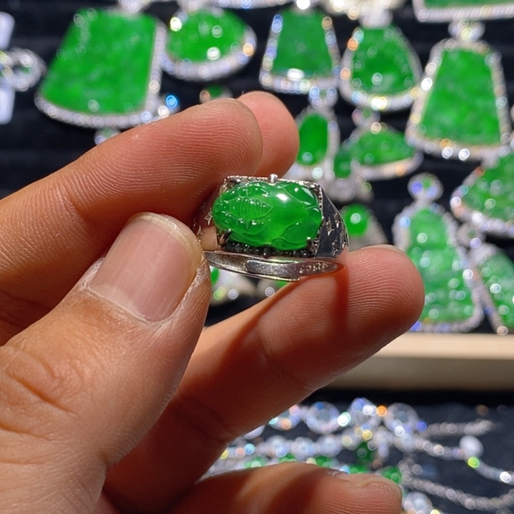 翡翠戒指银S925镶嵌天然A货翡翠