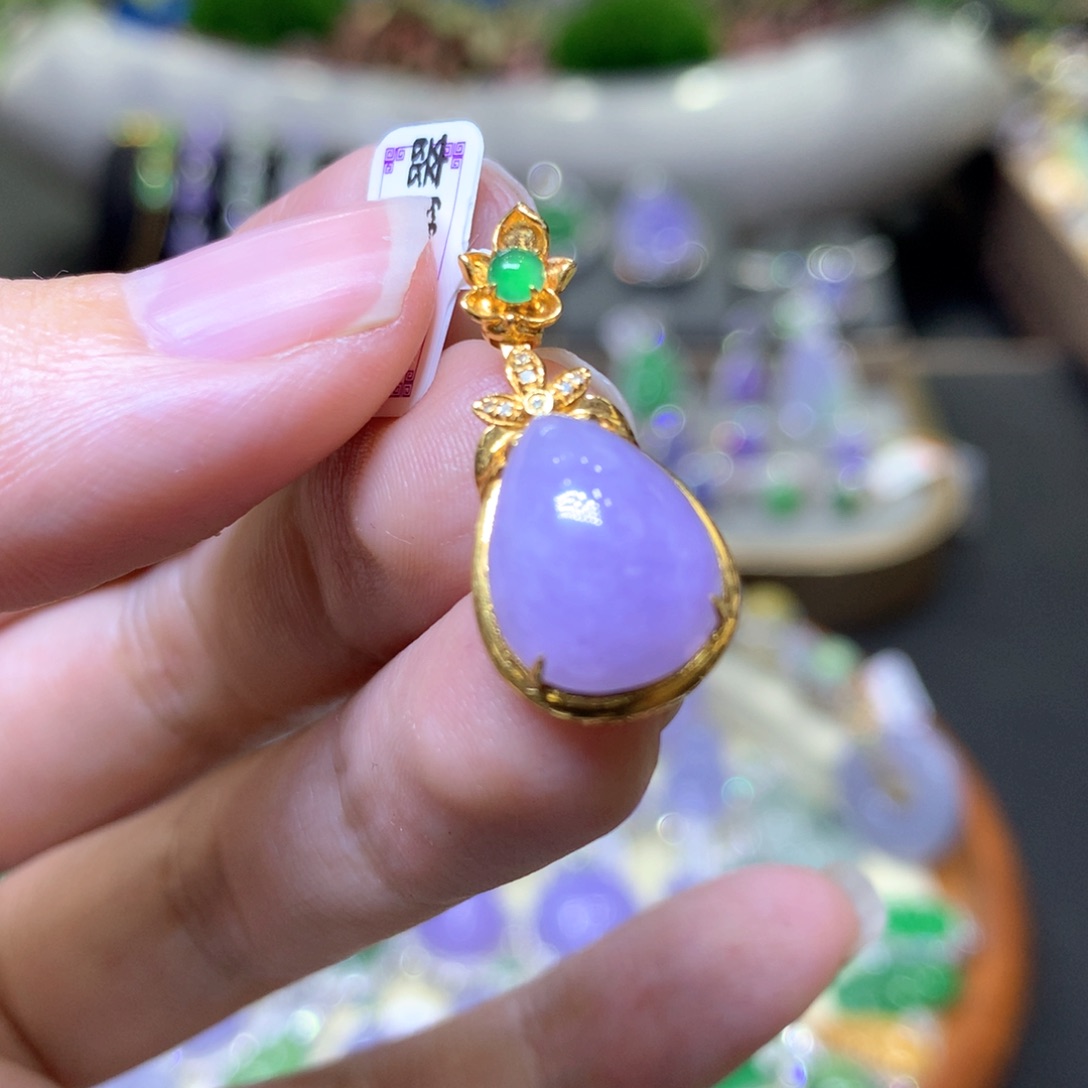 【闪购商品】翡翠颈饰18K金镶嵌翡翠吊坠项链