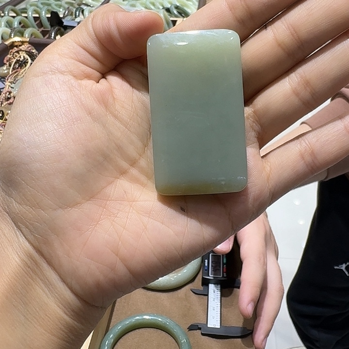 和田玉（糖玉）未镶嵌手镯