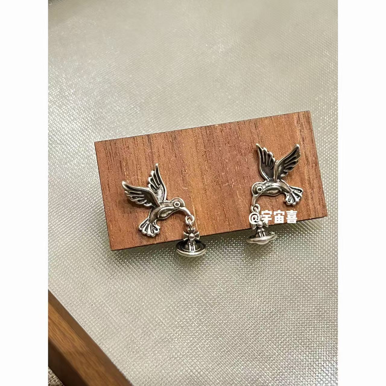 铜合金耳饰 L2-064【哑光做旧银色飞鸟坠orb耳钉】