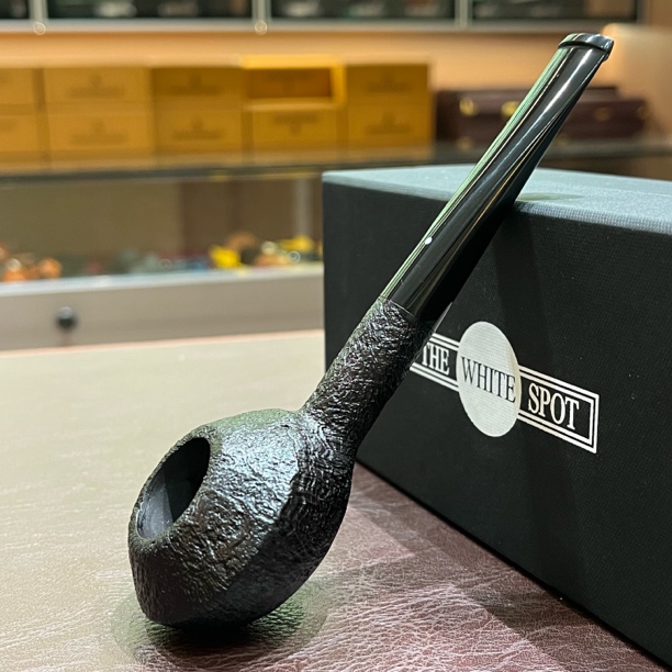 英国The white spot 黑喷砂特殊4号楠木烟斗 内径20.4斗深23.5