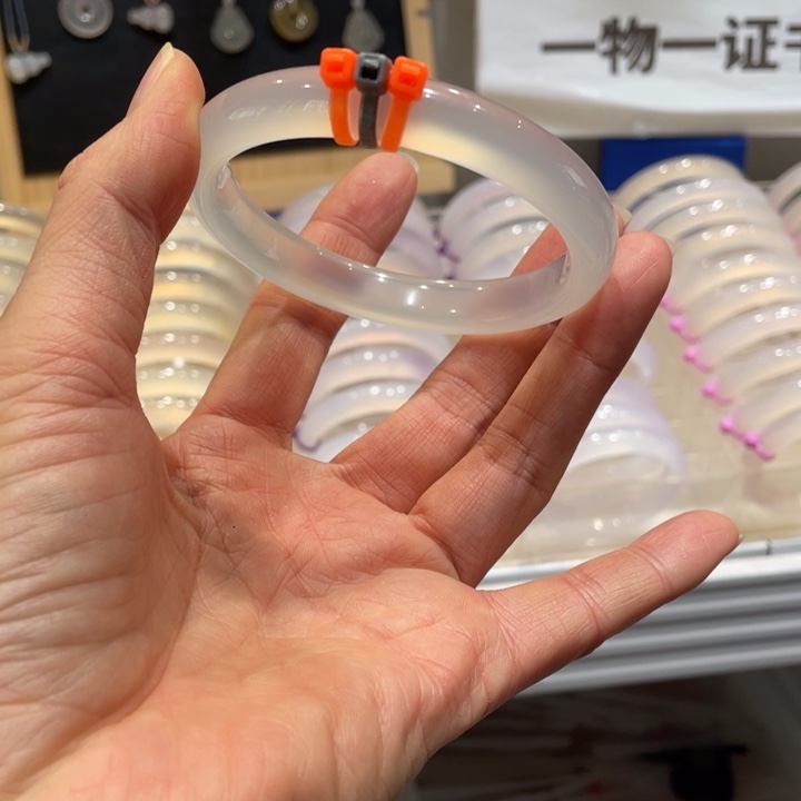 咪***子玛瑙/玉髓未镶嵌手镯@定向灰冰@【60】