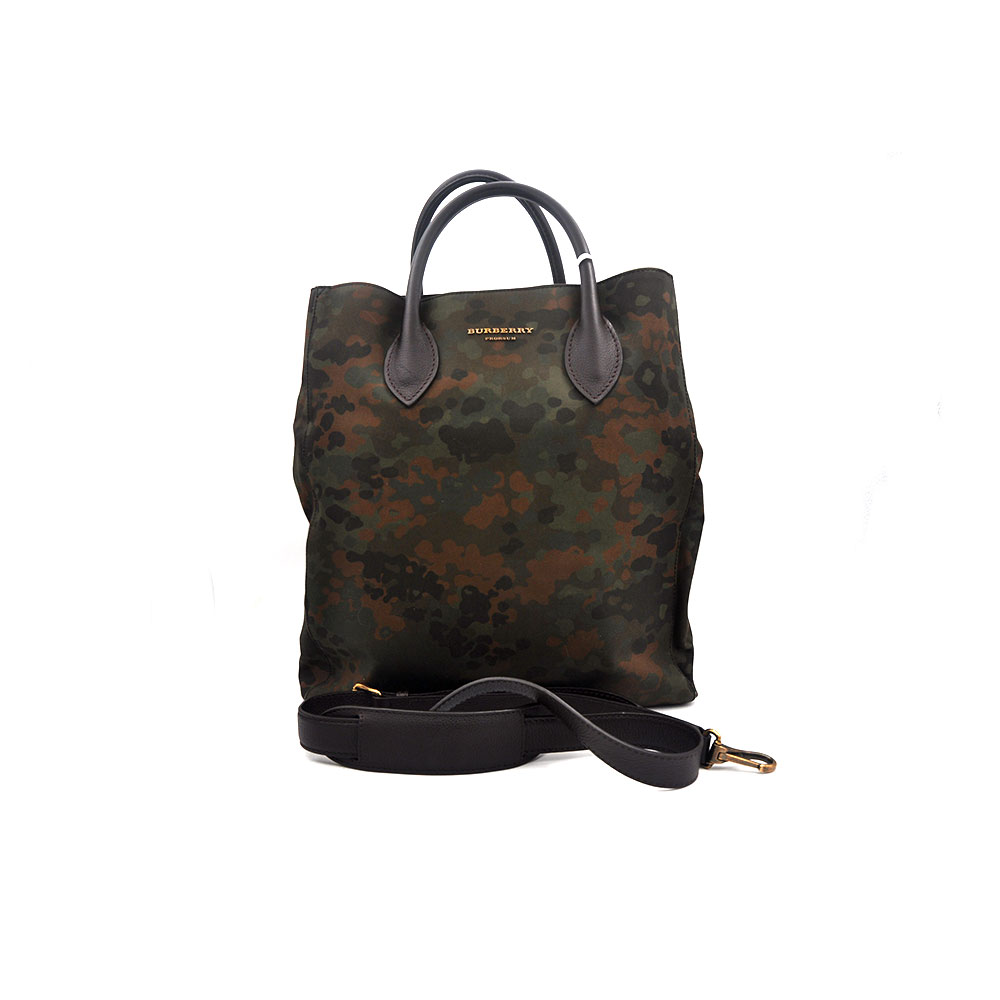 95新 BURBERRY/博柏利 98新限量迷彩印花肩带托特包36*39/21357