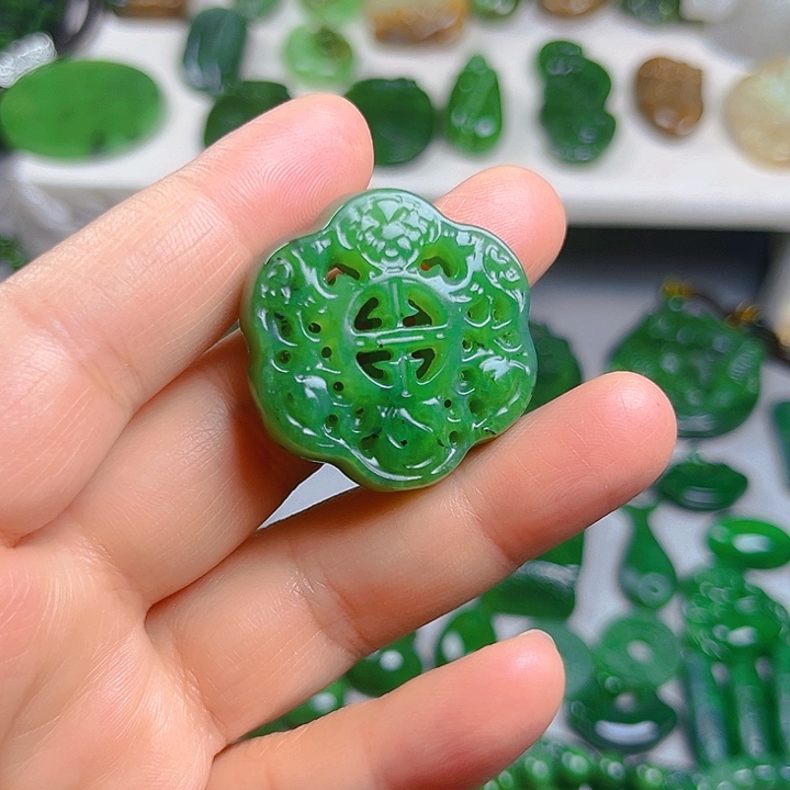 颈饰未镶嵌和田玉F****n