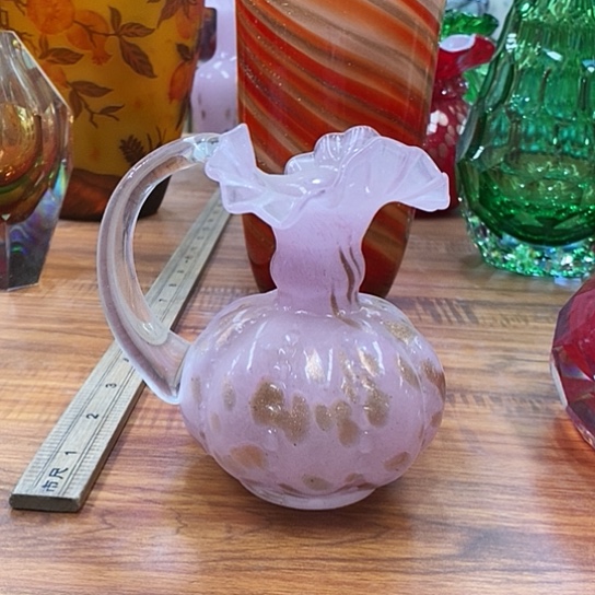 琉璃花瓶高13厘米口径2厘米