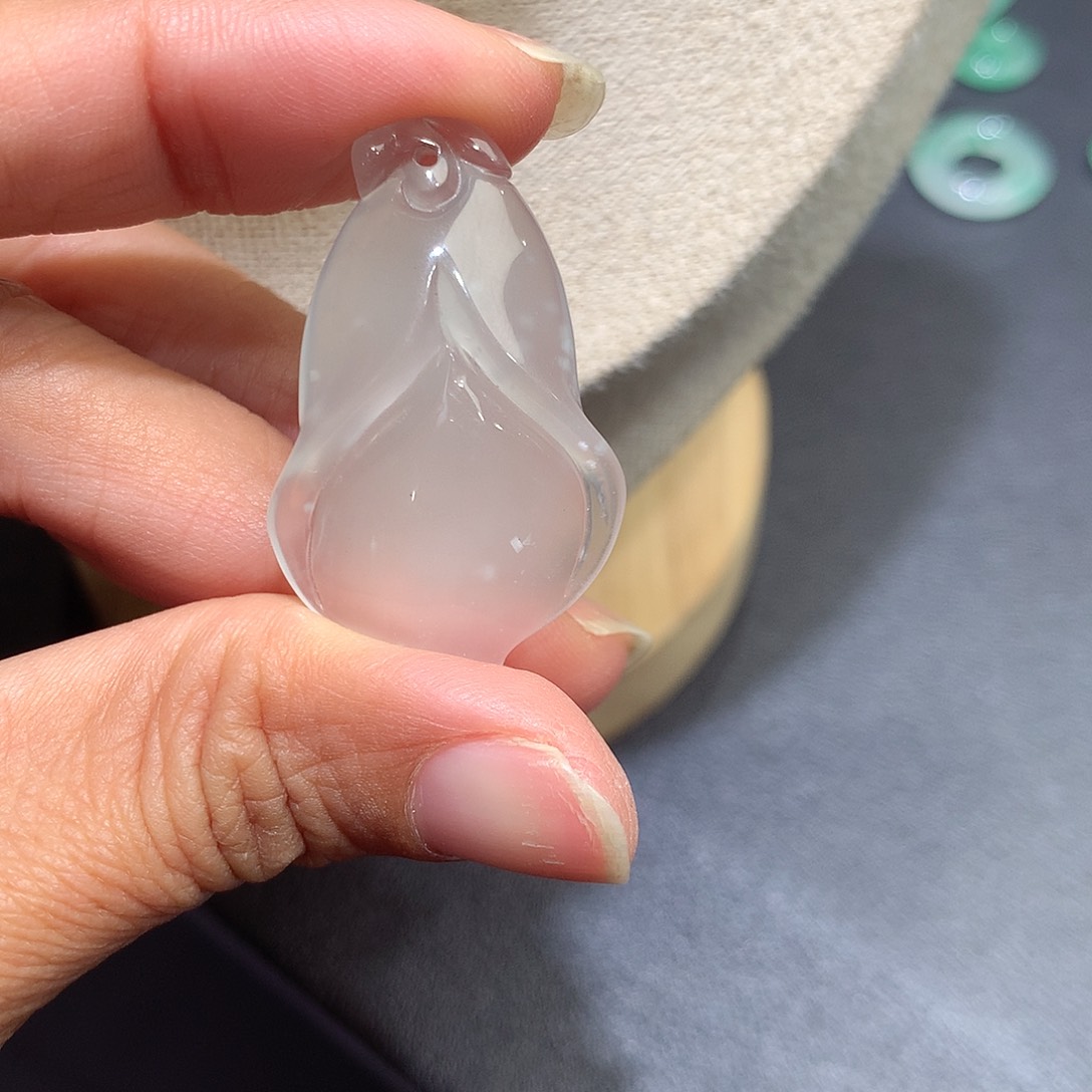 颈饰未镶嵌石英质玉（非洲翠）