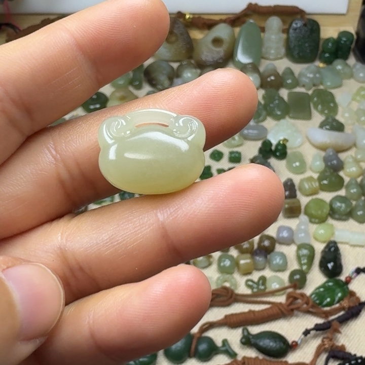 和田玉未镶嵌包链