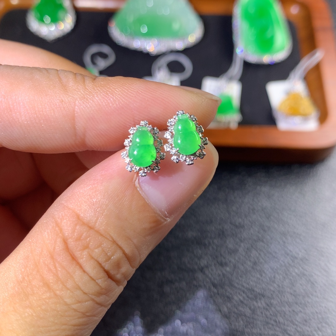 翡翠18K金镶嵌耳饰翡翠