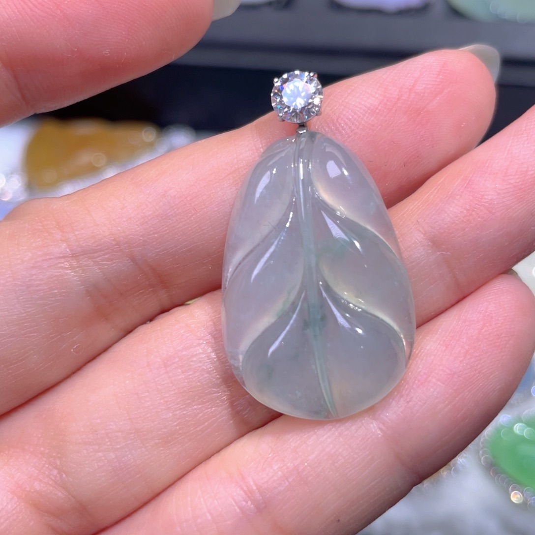 颈饰18K金镶嵌翡翠翡翠