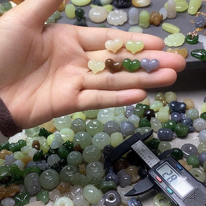 未镶嵌和田玉挂件屁桃98一个多样性发其一