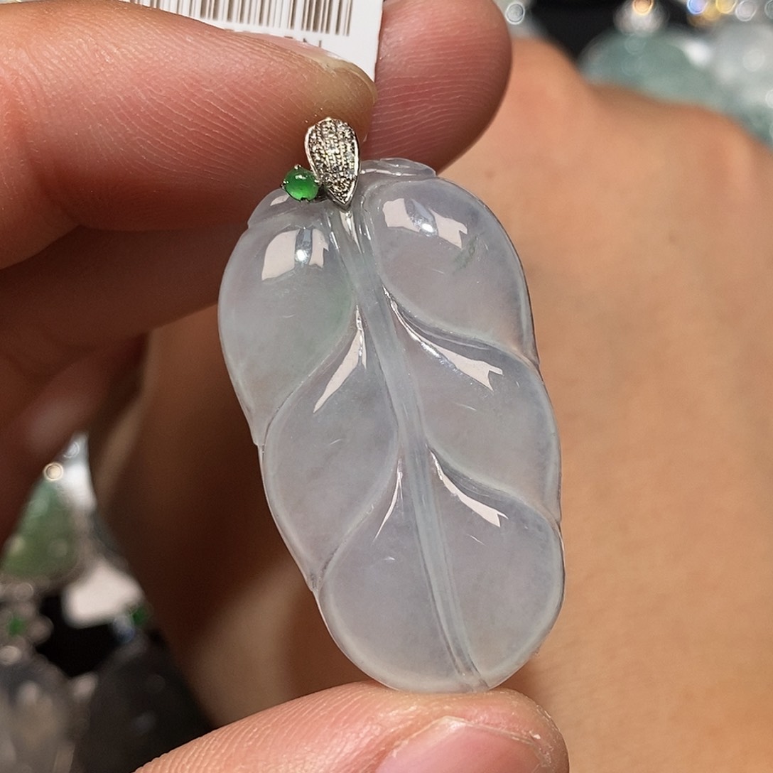 翡翠18K金镶嵌颈饰叶子