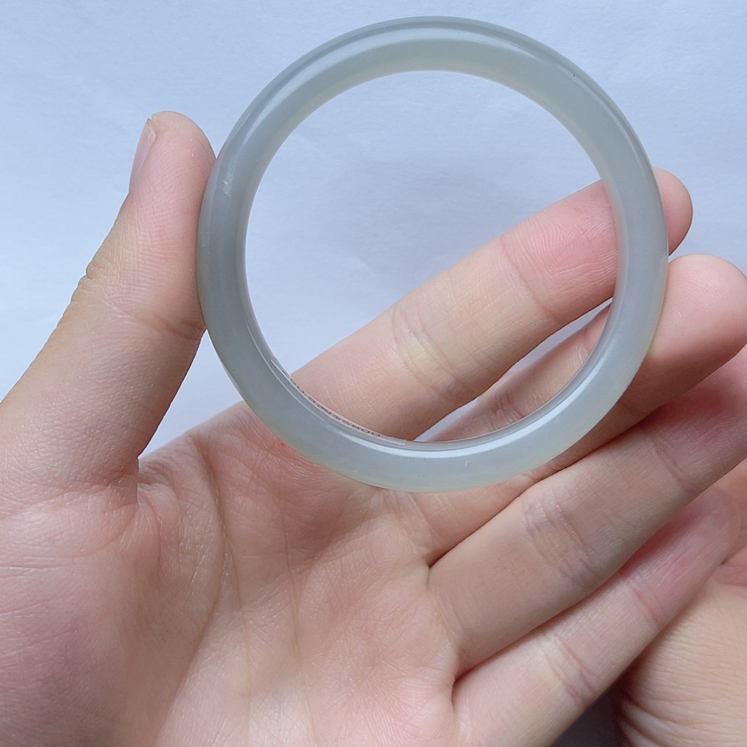 和田玉手镯50加圈口。k k 未镶嵌