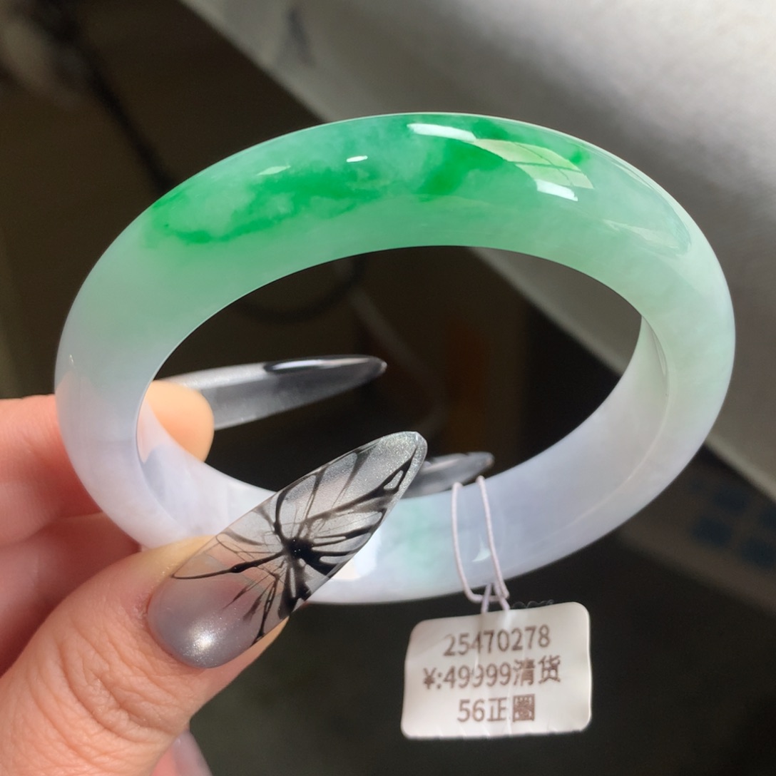 翡翠手镯未镶嵌辣阳绿飘花正圈