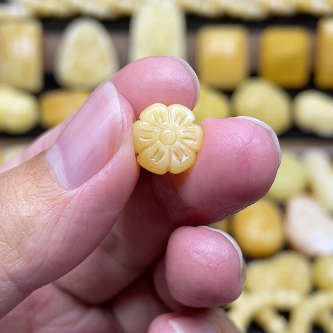琥珀未镶嵌裸石琥珀蜜蜡