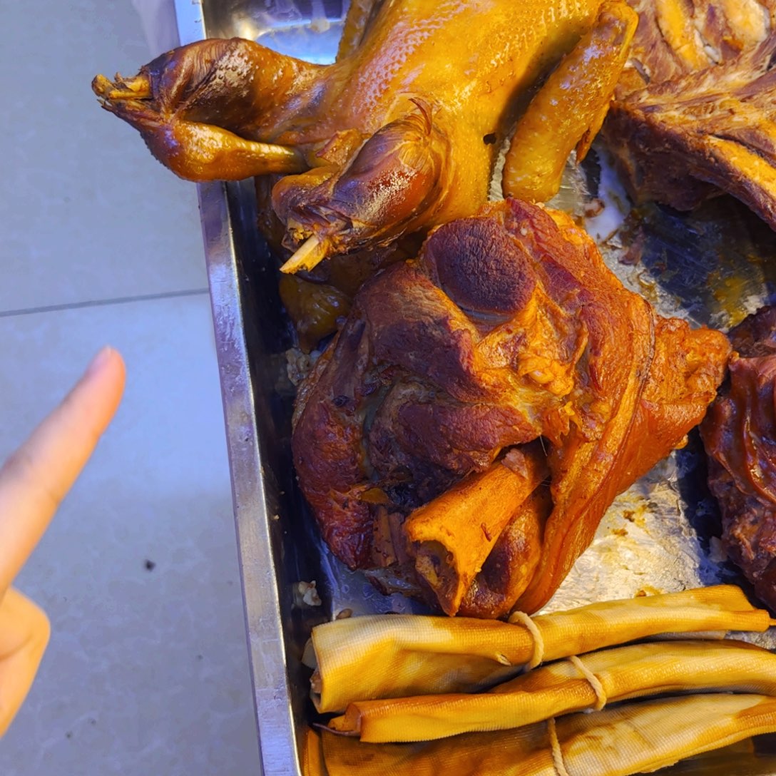 2斤大肘子➕笨鸡➕3干豆腐89包邮