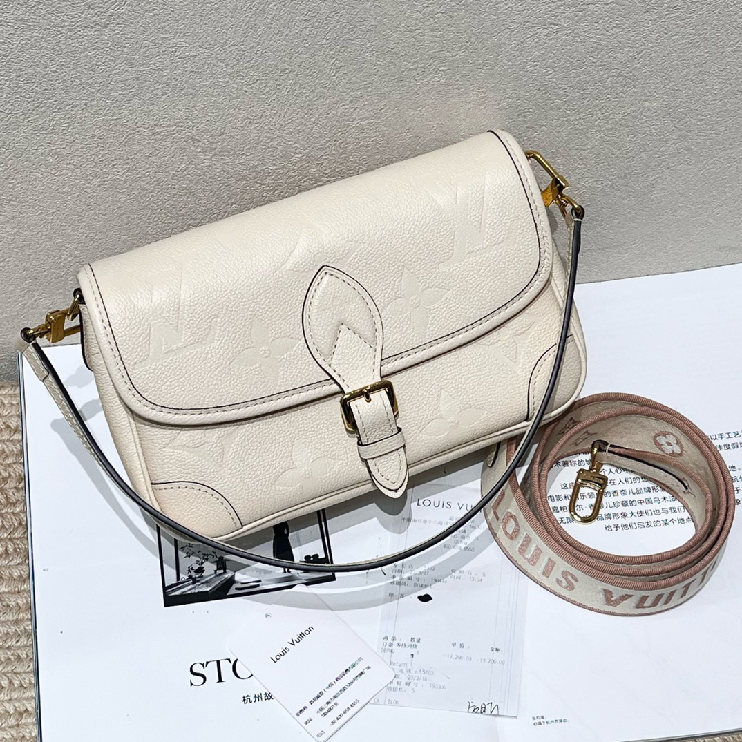 99新 LouisVuitton/路易威登 白色全皮压纹法棍单肩包