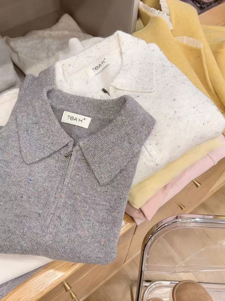 七言家巨好看  #韩系翻领彩点花纱半拉链软糯毛衣0927