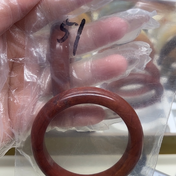 小***女蛇纹石玉未镶嵌珠宝半成品