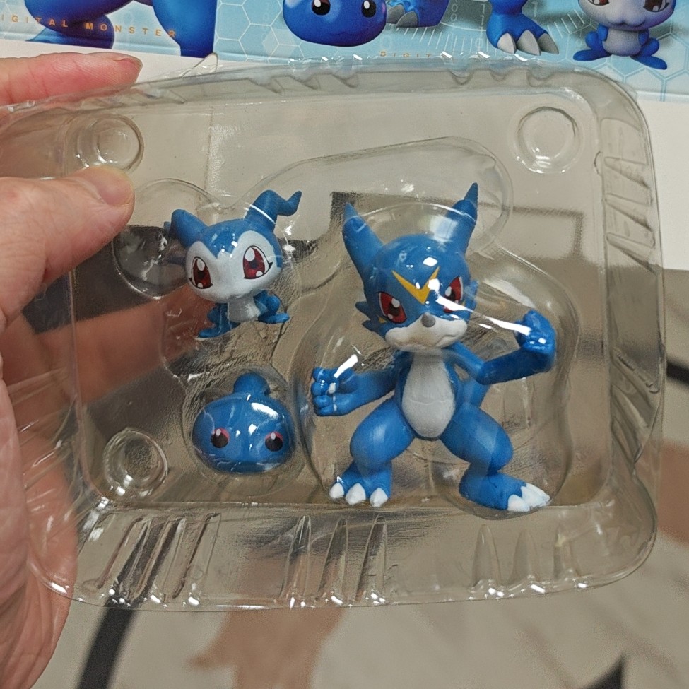 【全款现货】V仔兽 手办雕像摆件