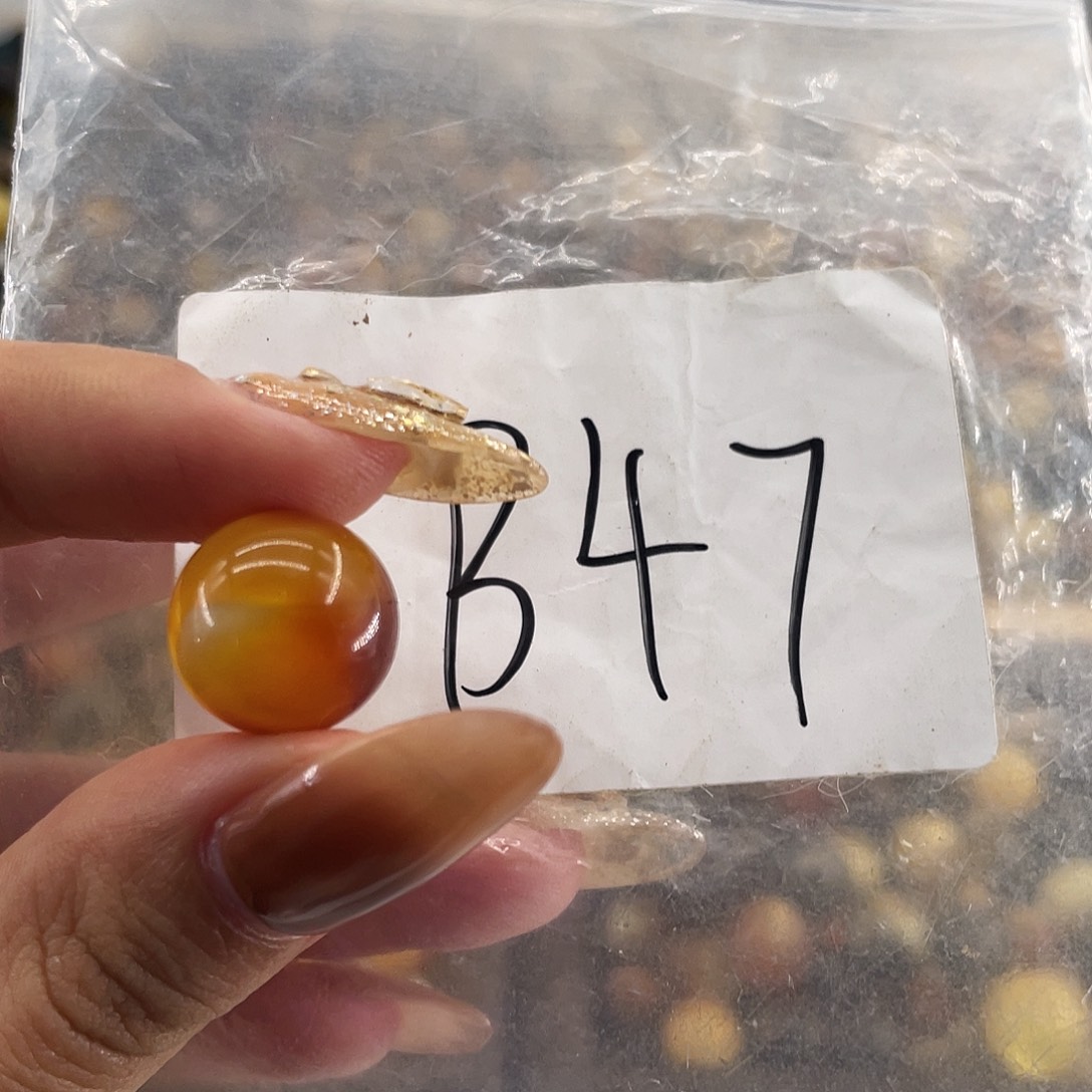 琥珀未镶嵌裸石14.5福利