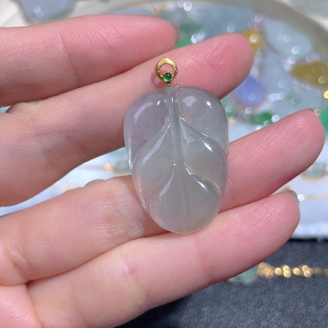 翡翠颈饰18K金镶嵌翡翠