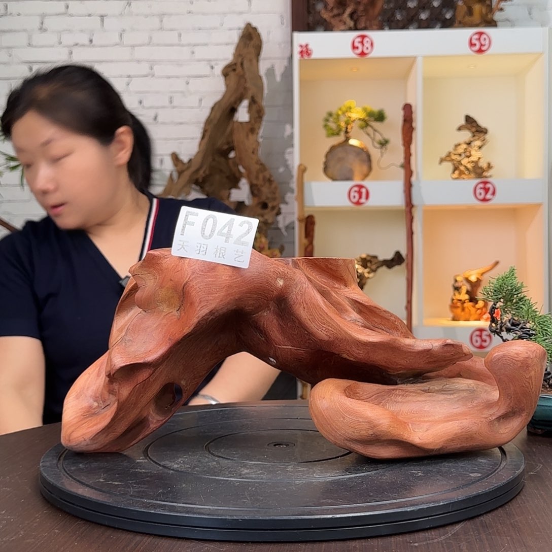 木42云南金丝红木摆台