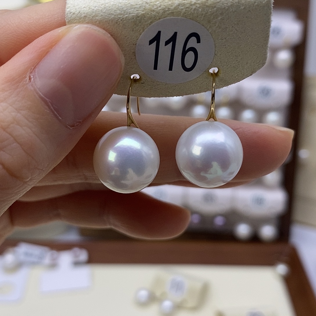18K金镶嵌淡水珍珠耳饰
