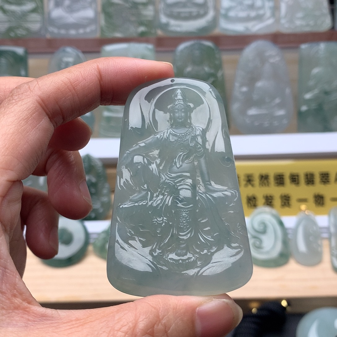 差***生翡翠未镶嵌颈饰观音