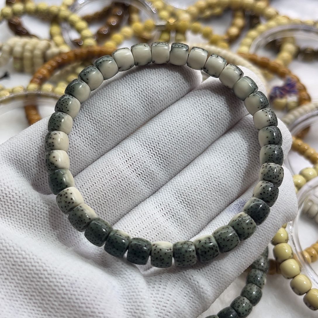 星月菩提吊坠?****守绿背河豚