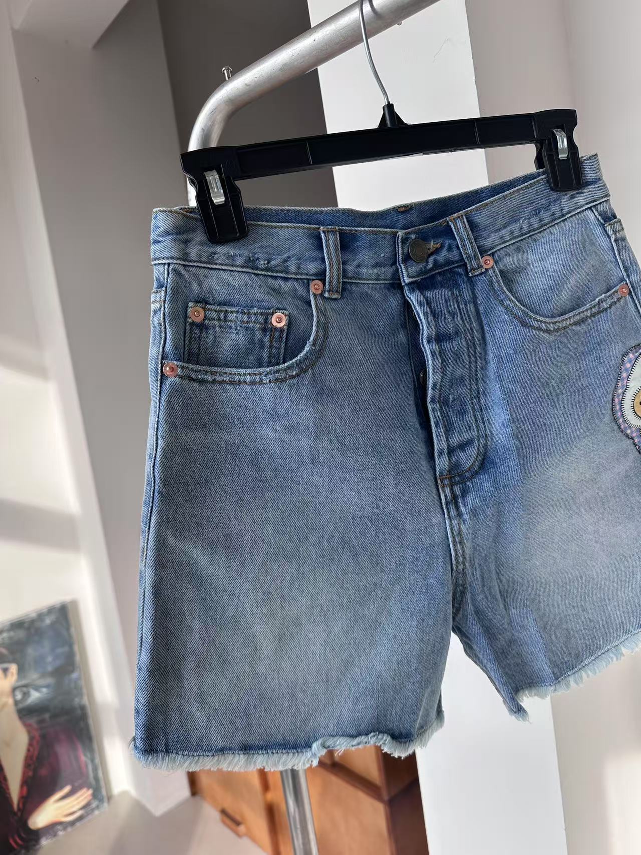 【终于肯给了】量少卡通贴布牛仔裤