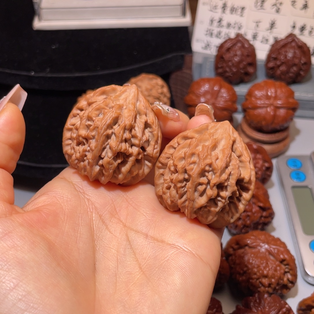 劝***宴文玩核桃吊坠全品龙门涧40.5