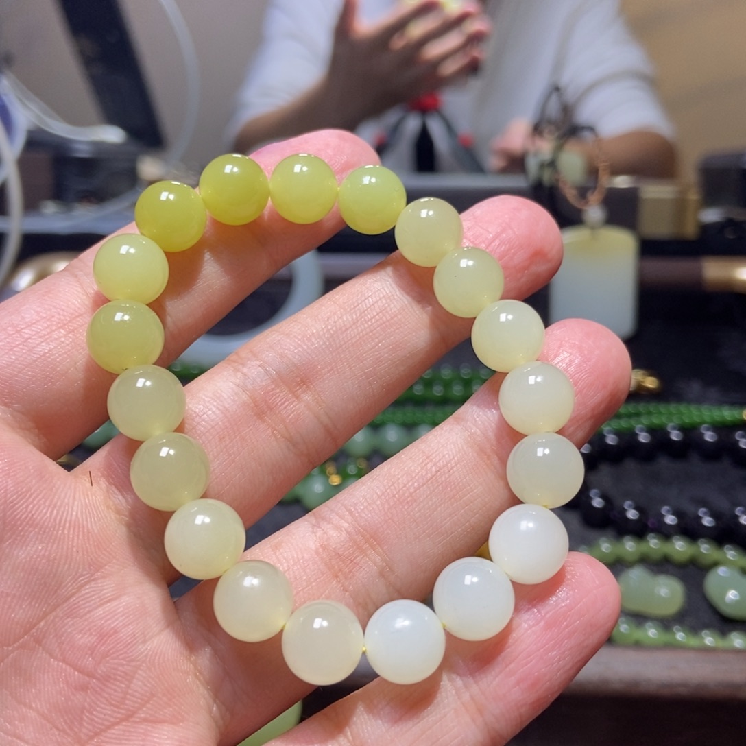 和田玉未镶嵌手串