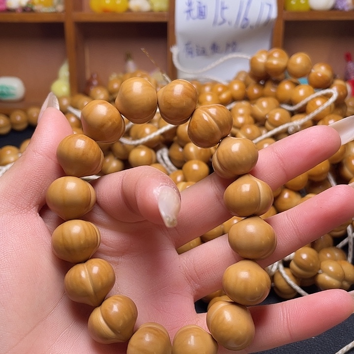 君***吖吊坠猴头核桃18光