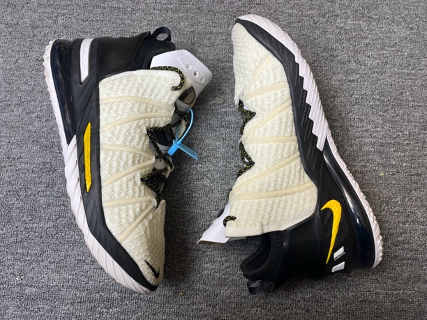 95新 NIKE/耐克 95新杰/46码/耐克/詹18 黑白