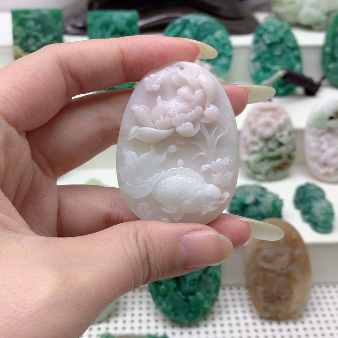 少***ꔛ独山玉未镶嵌颈饰