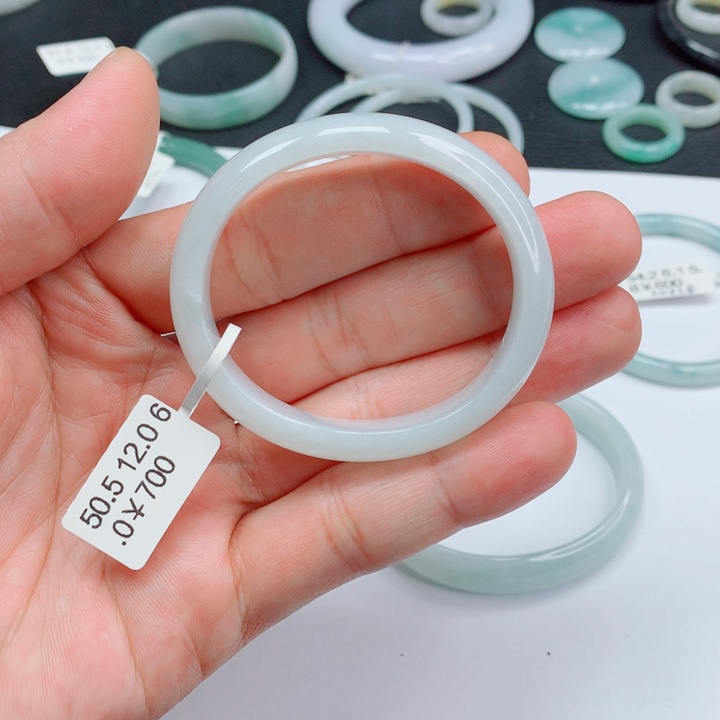 翡翠未镶嵌手镯50-51贵妃