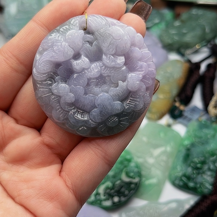 翡翠未镶嵌颈饰挂件