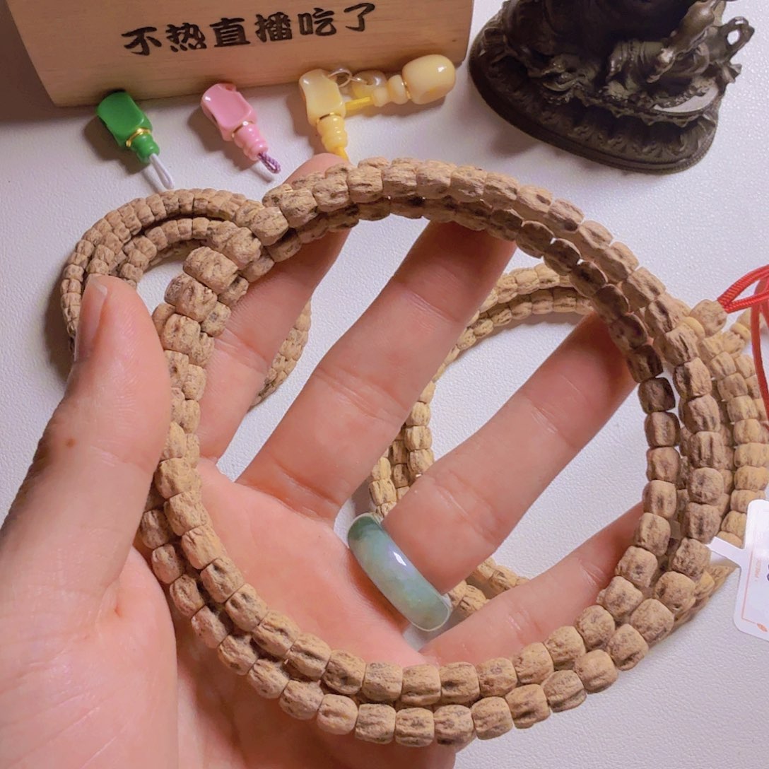 A***g柏香籽/百香籽吊坠