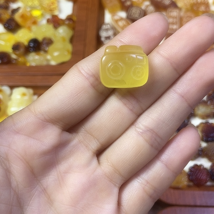 橄榄核吊坠照相机188