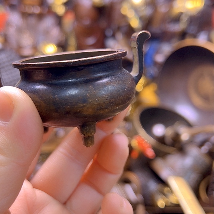 铜1225667899767889877