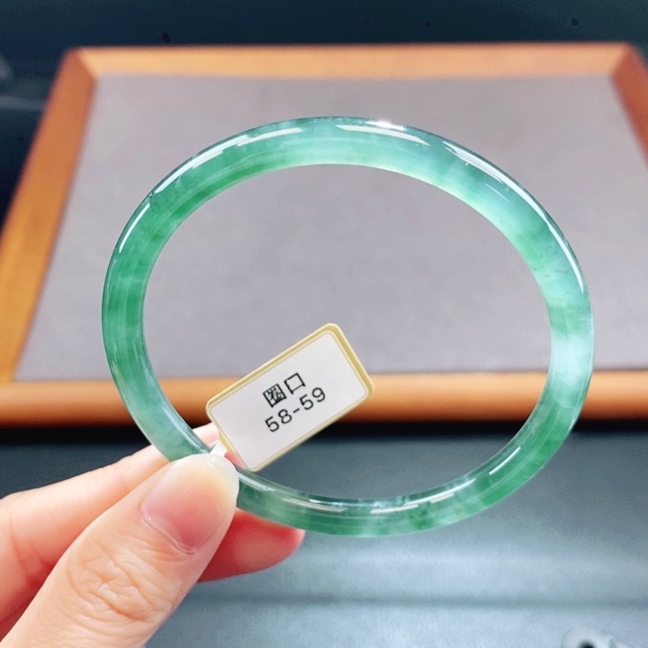 翡翠未镶嵌手镯翡翠手镯34