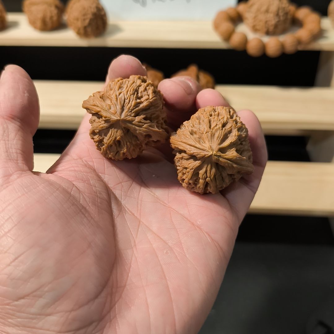 文玩核桃吊坠39南疆有黄