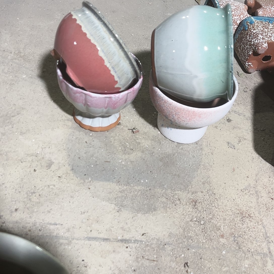 紫砂花盆花盆里的小