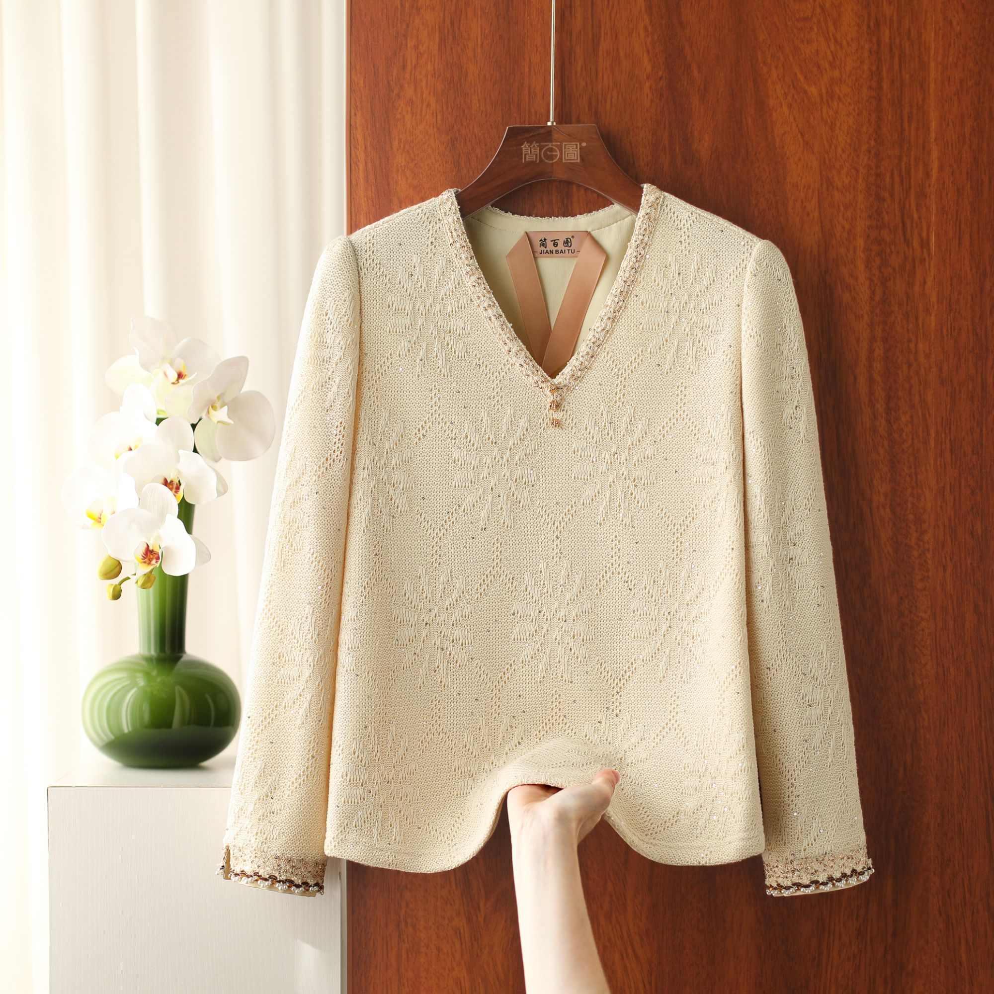 2025秋冬钉珠圆领提花常规毛衣长袖套头时尚百搭