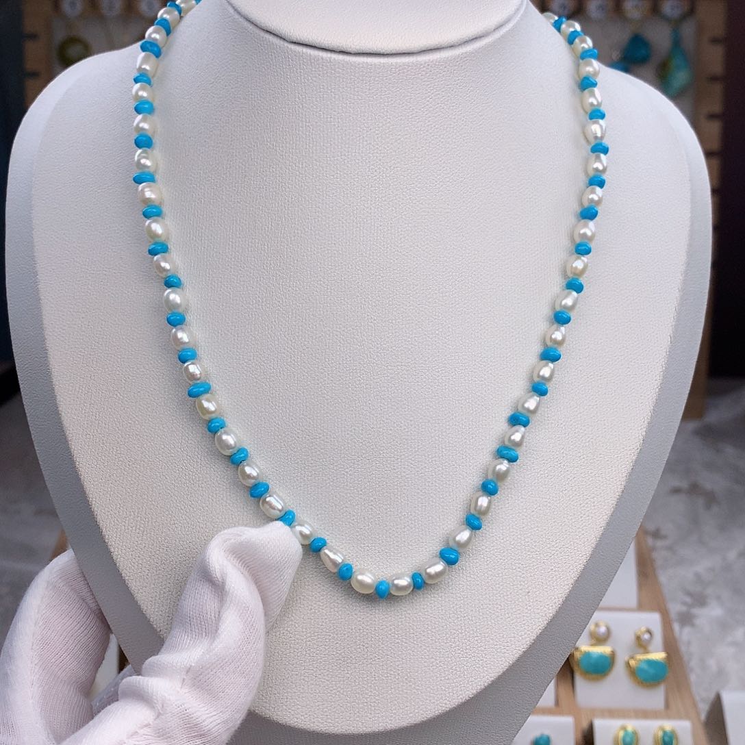 绿松石颈饰未镶嵌