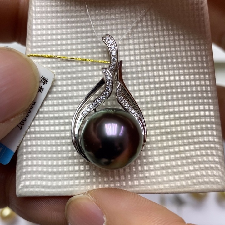 海水珍珠孔雀绿大溪地珍珠吊坠18K金镶嵌