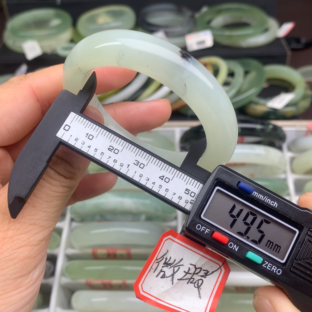 未镶嵌蛇纹石玉手镯769